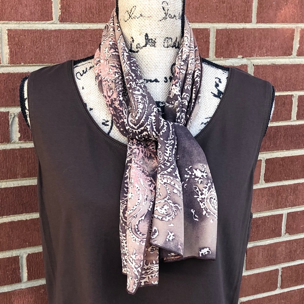 ⚜️ Sophisticated Short Scarf🧣